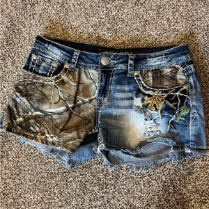 Grace in LA x Realtree Jean Shorts